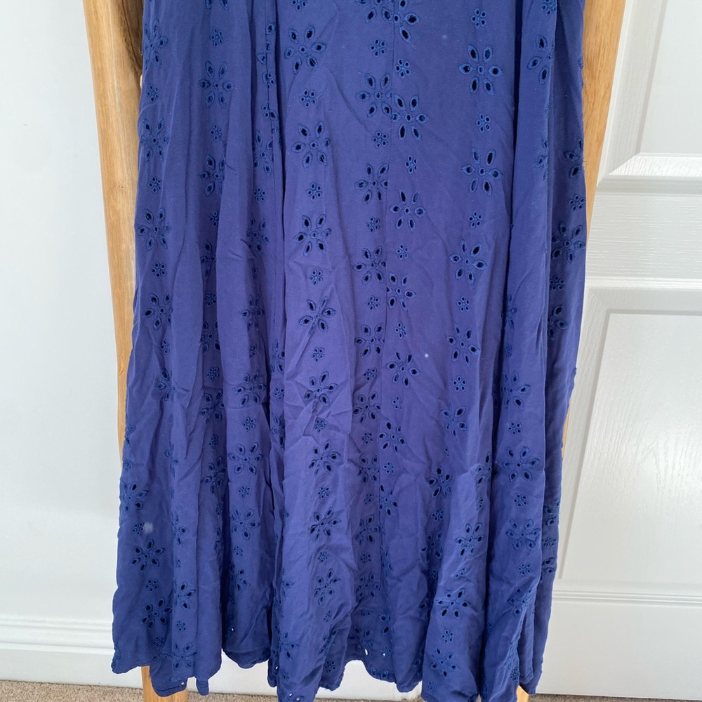 Torrid Maxi Challis Trapeze Eyelet Dress Deep Navy V-Neck Size 00 (10) Spring - Picture 6 of 12
